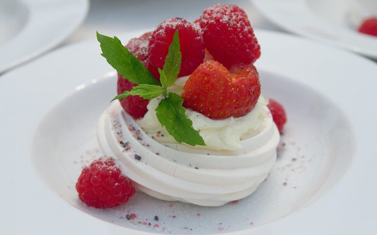 Pavlova aux fruits rouges