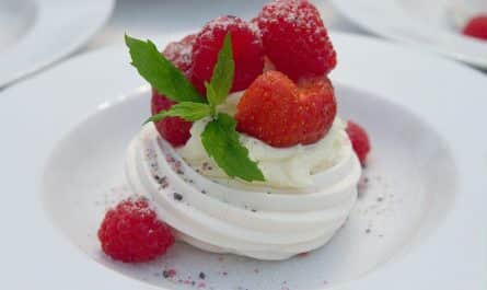 Pavlova aux fruits rouges