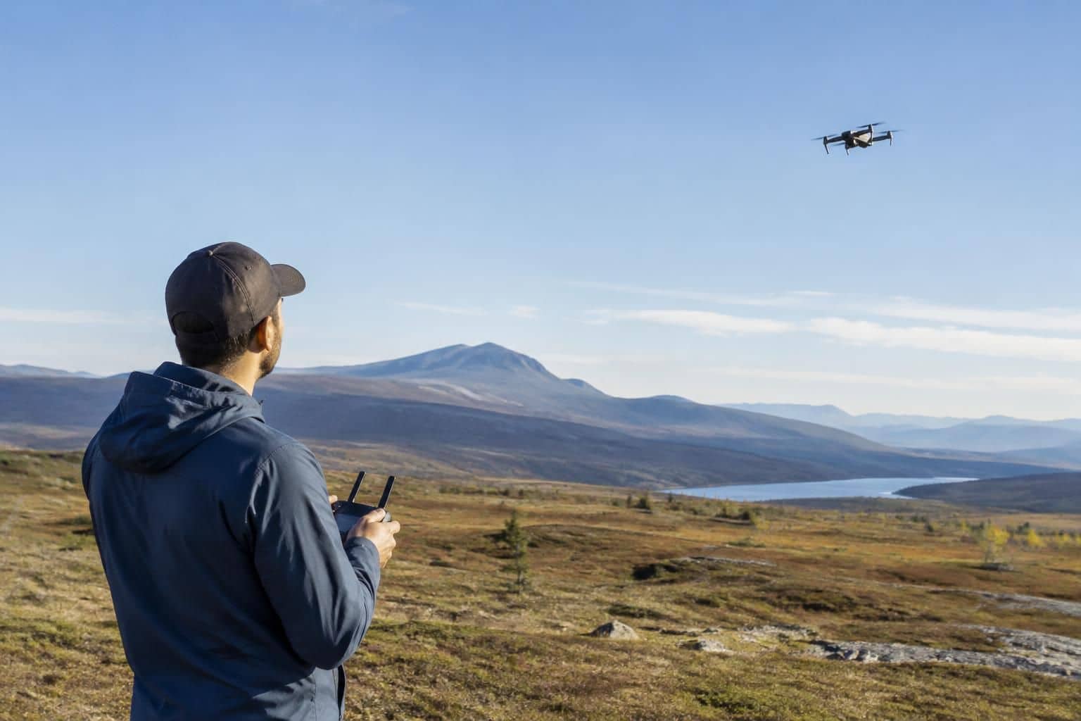 découvrez quelle assurance choisir pour un drone de loisir : garanties, responsabilité civile, obligations légales et conseils pour voler sereinement.